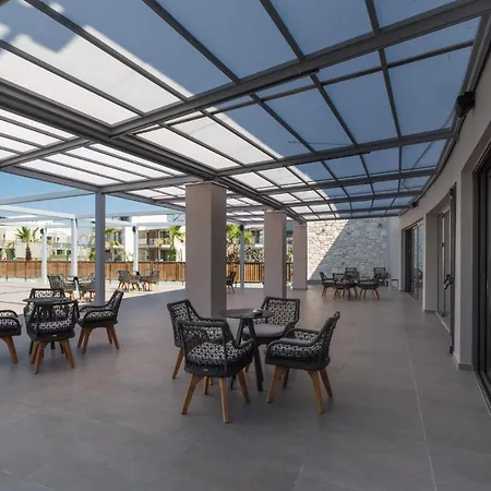 Portes Lithos Luxury نيا بوتيدايا