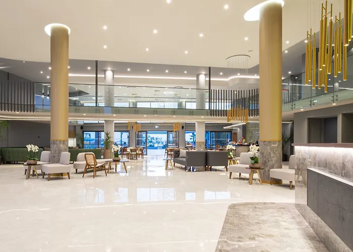 מלון Portes Lithos Luxury 5*