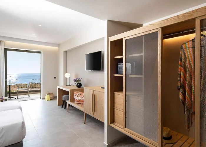 מלון Portes Lithos Luxury 5*