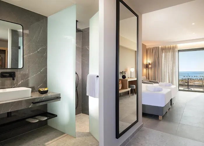 Portes Lithos Luxury מלון